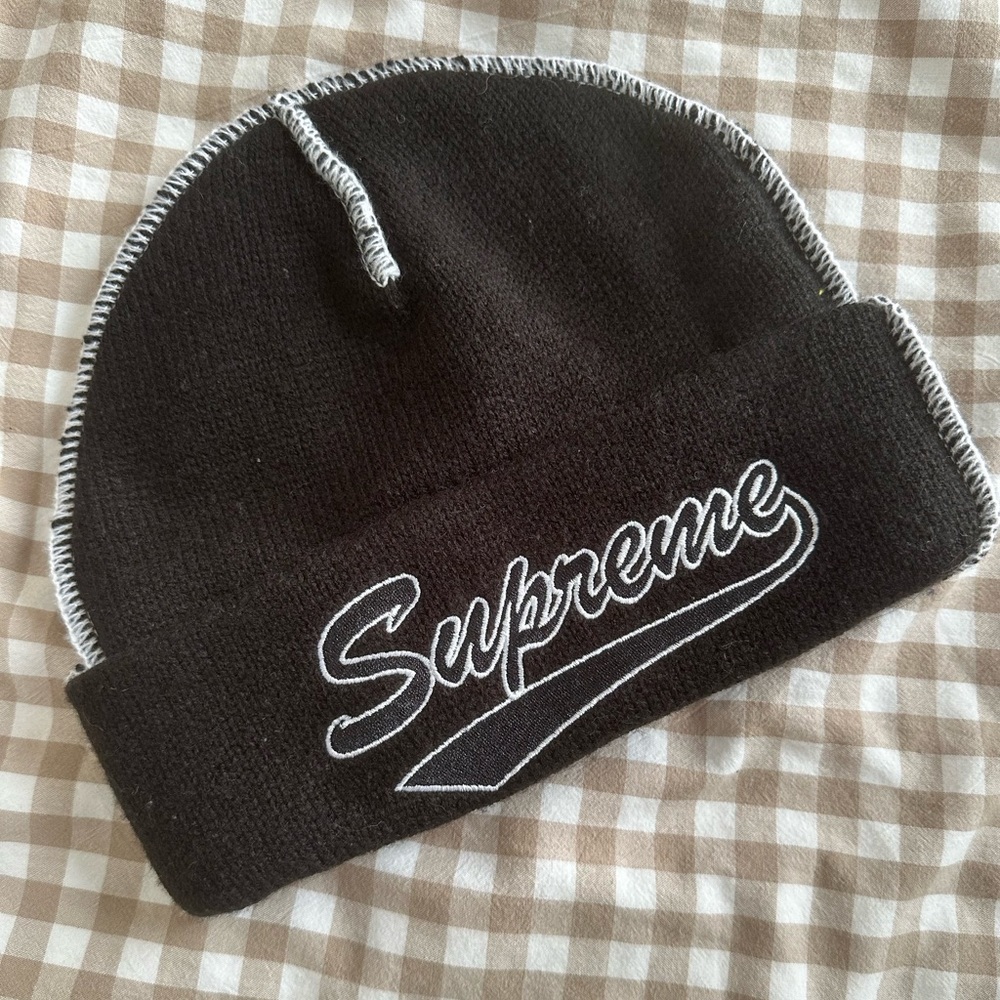 Supreme Contrast Stitch Beanie - Black FW22